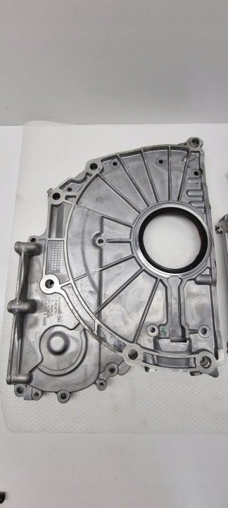 BMW 5 G30 2.0i B48B20A 8576355 КРЫШКА ГРМ, фото 4