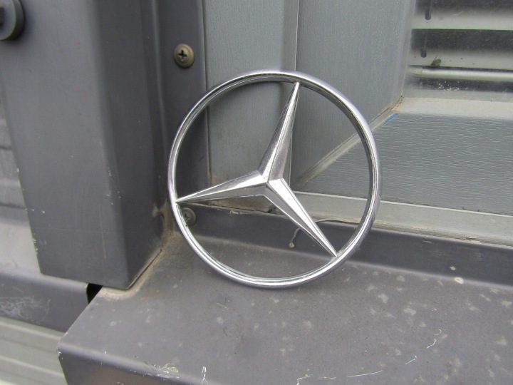 1 MERCEDES W124 СЕДАН ЗВЕЗДА ЗНАЧОК ЛОГОТИП MERCEDES НА КРЫШКУ ЗАДНИЙ, фото 1