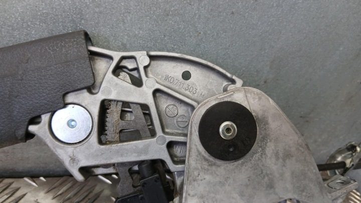 РЫЧАГ РУЧНОГО ТОРМОЗА VW GOLF V 1.6B 03-09R УНИВЕРСАЛ 1K0711303, фото 4
