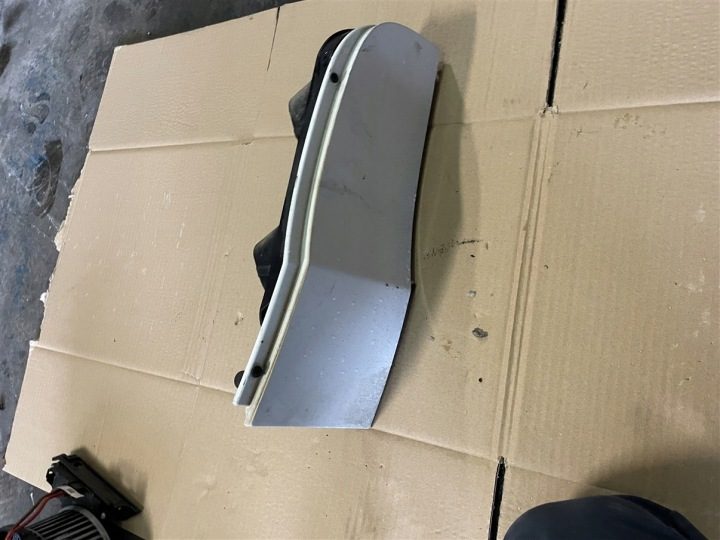 Лючок горловины бензобака белый Akryl 2.0 2.2 CDI Mercedes Vito W 447 17-23R., фото 2