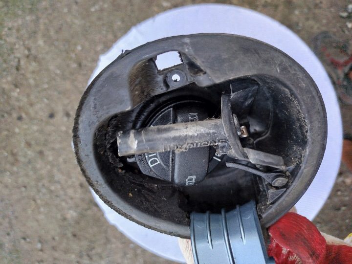 ЛЮЧОК ГОРЛОВИНЫ БЕНЗОБАКА VW PASSAT B6 СЕДАН 3C5809857, фото 3