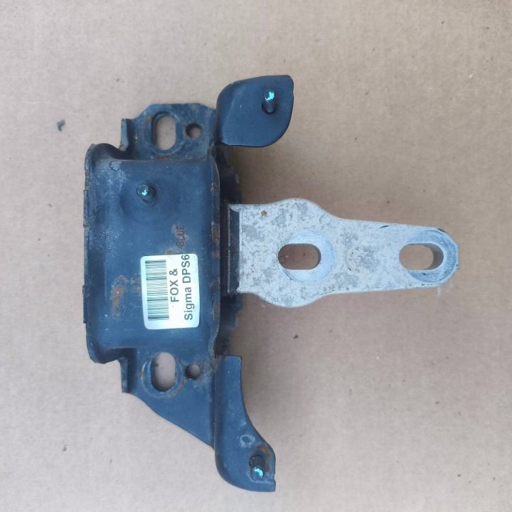 Ford Fiesta MK7 1.6 EB ST Кронштейн / Крепление двигателя, фото 1