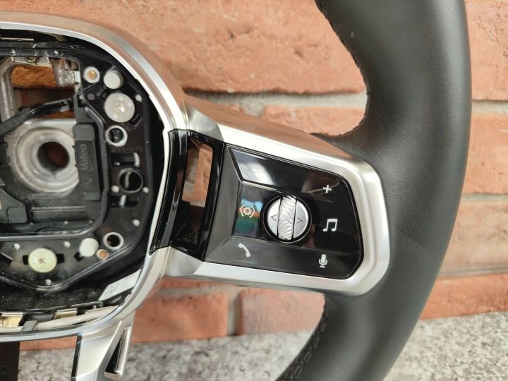 BMW G60 i5 G70 i7 РУЛЬ M ПАКЕТ ŁOPATKA С ПОДОГРЕВОМ АССИСТЕНТ, фото 2