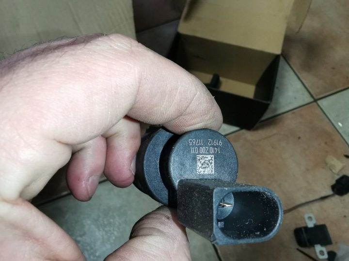 Bosch регулятор давления топлива 1410 Z00 011, фото 2