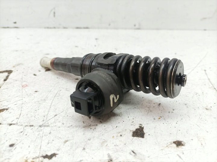 Насос-форсунка 038130073AG 1.9 TDI VW Volkswagen Golf V (2004-2009), фото 2