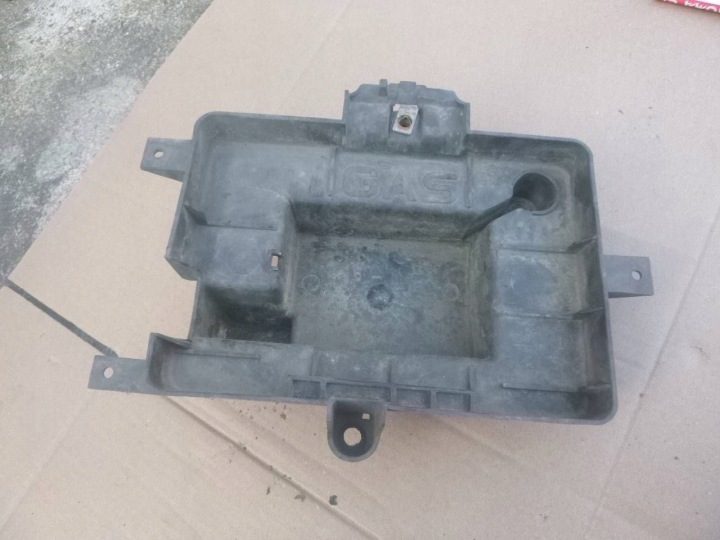 Chrysler Town & Country Grand Caravan 2008-2010 основание под аккумулятор, фото 1