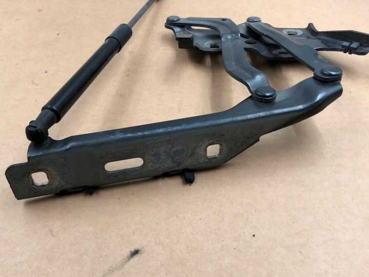 ПЕТЛЯ КАПОТА ПРАВАЯ ПЕРЕДНЯЯ 8W6823302D ПРИВОД AUDI A5 RS5 S5 SPORTBACK, фото 7