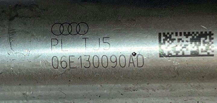 Audi A4 A5 A6 A7 A8 3.0 TFSI Топливная рампа правая 06E130090AD, фото 2
