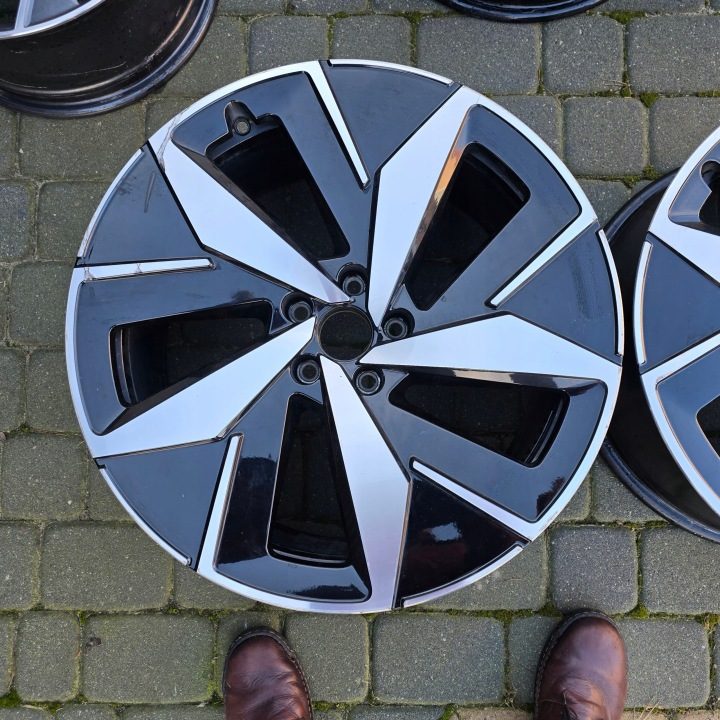 Литой диск Volkswagen OE ID4 9.0" x 20" 5x108 ET 42, фото 1