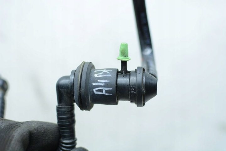 ТРУБКА ВАКУУМА ВАКУУМНОГО УСИЛИТЕЛЯ ТОРМОЗА 8E0611931FQ AUDI A4 B7 2.0 TFSI, фото 4