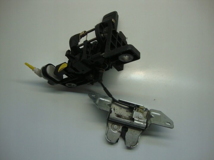 РУЧКА БАГАЖНИКА MERCEDES-BENZ КЛАСС А W168 A1687400193 с ключом, фото 2