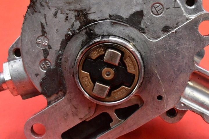 НАСОС ВАКУУМНЫЙ 038145209Q VW BORA 1.9 TDI 130 Л.С. 98-05, фото 2