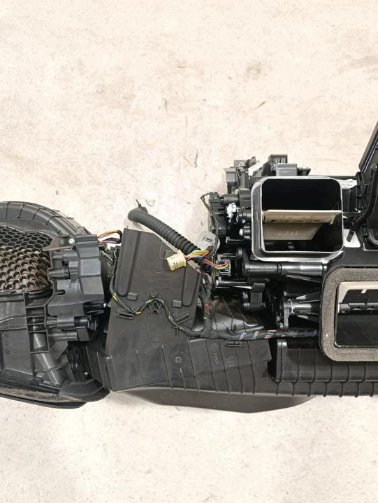 Корпус вентилятора A2138300805 Aston Martin DBX 2021, фото 12
