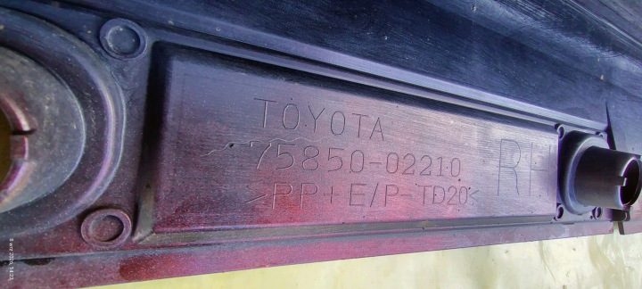 TOYOTA COROLLA E21 ХЭТЧБЕК НАКЛАДКА ПОРОГА ПРАВАЯ 75850-02210, фото 6