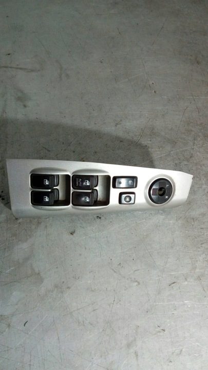 Блок кнопок стеклоподъемников Kia SPORTAGE II 93570-IF260WK, фото 1