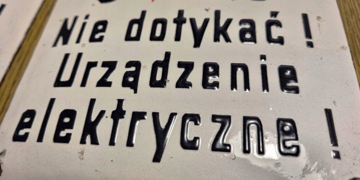 Табличка ПВХ НЕ DOTYKAĆ УСТРОЙСТВО ЭЛЕКТРИЧЕСКОЕ 30x20 Печать УФ + przylepce, фото 4