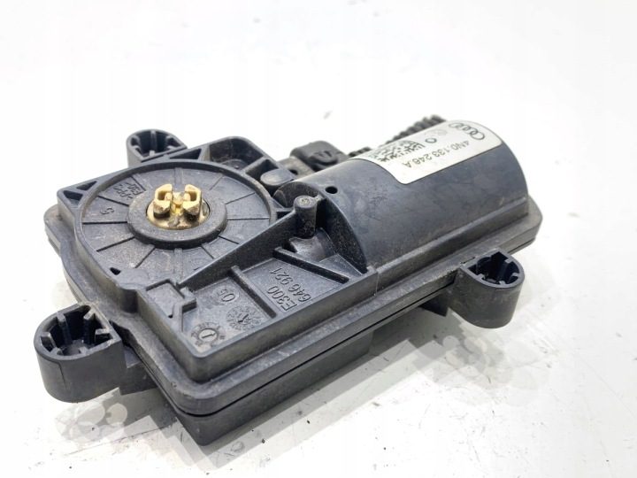 Актуатор крышки выхлопа Skoda Scala 4N0133246A, фото 2