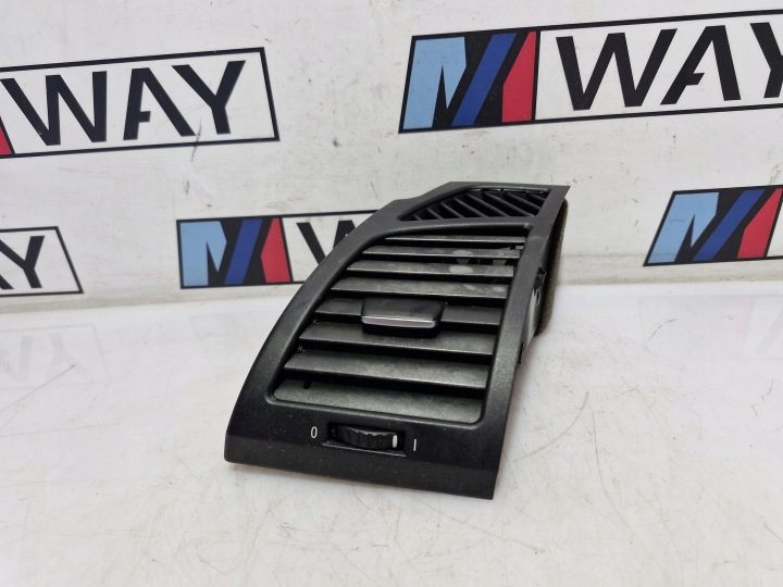7059188 BMW E81 E82 E87 E88 РЕШЕТКА ЗАБОРНИКА ŚWIEŻEGO ВОЗДУХА ПРАВАЯ, фото 1