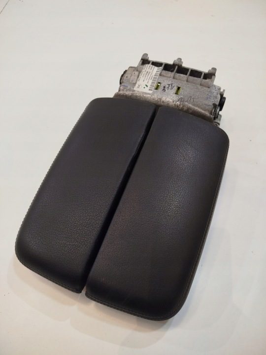ПОДЛОКОТНИК ПЕРЕДНИЙ AUDI Q7 4M ЧЕРНЫЙ КОЖА 4M0864207D, фото 1