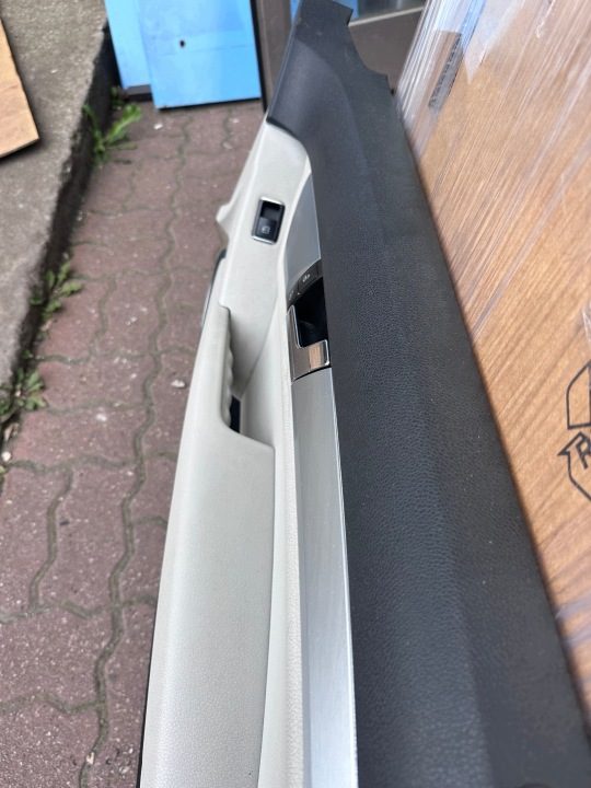MERCEDES C КЛАСС W204 ОБШИВКА ДВЕРИ ПЕРЕДНЯЯ PODŚWIET LED SIWA КОЖА, фото 11