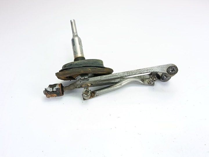 Рычаг Кулиса Коробки BMW E82 E90 E91 E84 2.0d N47 7566100, фото 2