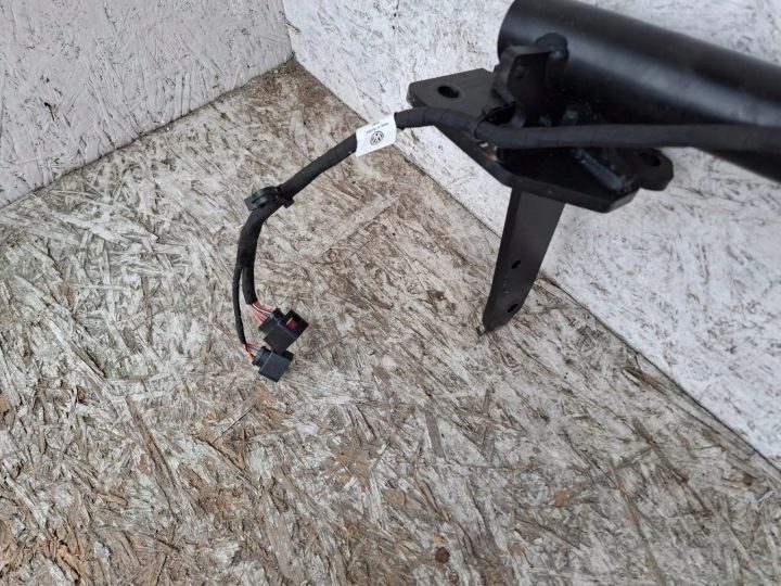 VW T7 7T0803881B крюк, фото 4
