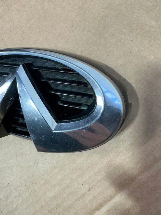 Значок передний, передний, эмблема бампера Infiniti M30,M30d,M35,M37,Q70, фото 2