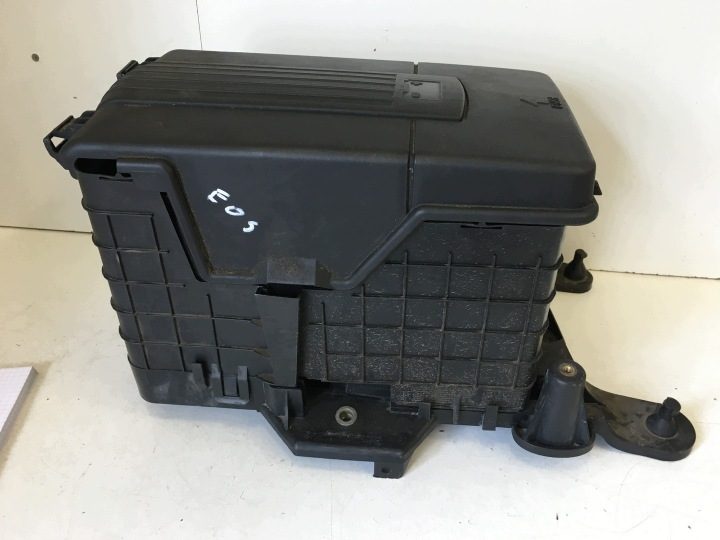 Корпус на аккумулятор в сборе VW Golf V 1K0915336B / 1K0915443C, фото 1