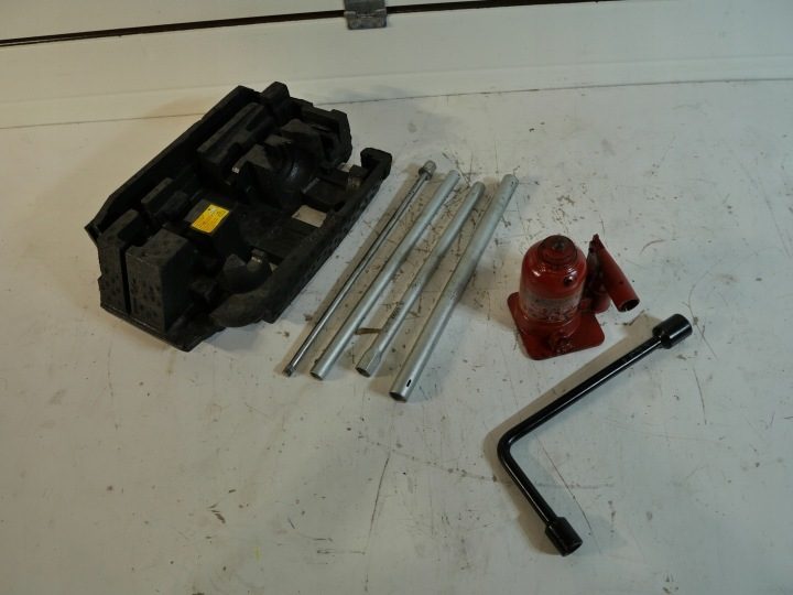 ДОМКРАТ КЛЮЧ ДЛЯ КОЛЕС ПЕНОПЛАСТ RENAULT MASTER III IV 997501544R, фото 1