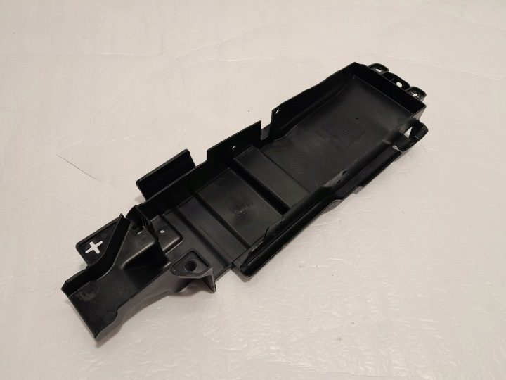 AUDI A4 B9 РЕСТАЙЛИНГ ЗАЩИТА КРЕПЛЕНИЯ РЫЧАГА 8W0863051B, фото 1
