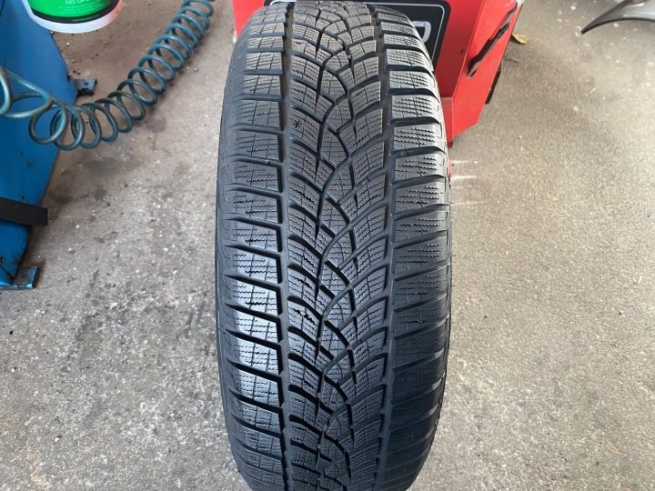 Шина зимняя Goodyear Ultra Grip Performance + 215/60R16 99 H сцепление на снегу (3PMSF), усилитель (XL), фото 2