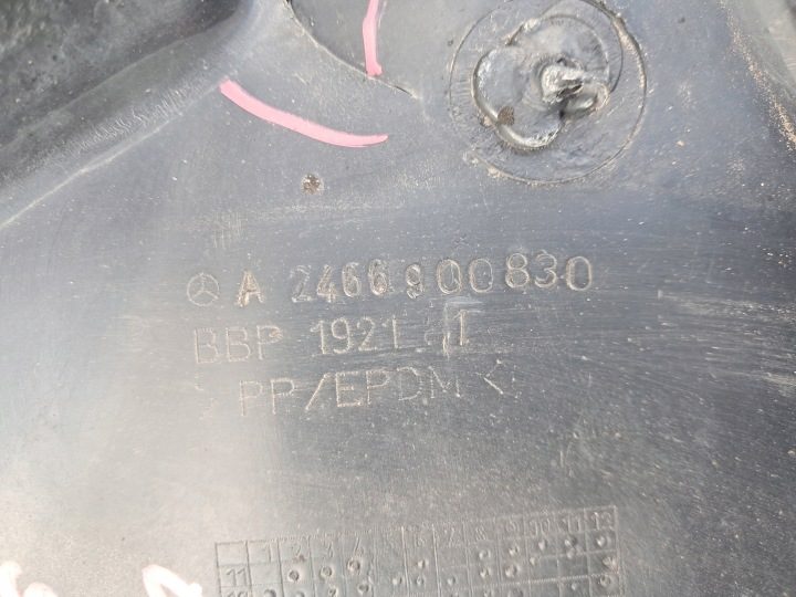 MERCEDES A класс W176 ЛЕВЫЙ Подкрылок передний A2466900830 lekko поврежденный, фото 9