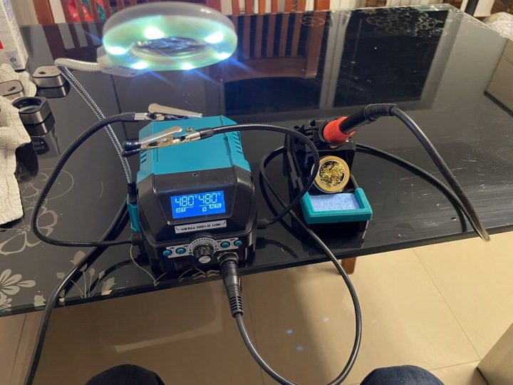 YIHUA 939D+ III EVO Станция паяльная bezołowiowa 110W с lupą и uchwytami, фото 7