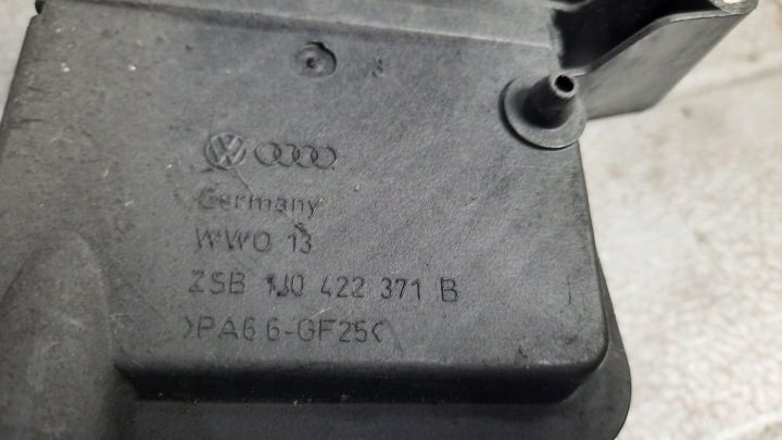 БАЧОК СИСТ. ГИДРОУСИЛИТЕЛЯ VW GOLF IV 98 г. 1.6B, фото 4