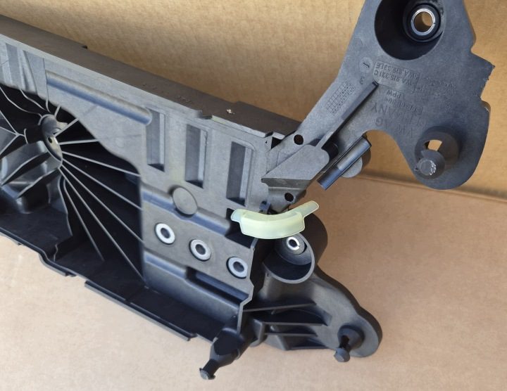 Площадка аккумулятора 5WA915331C VW Audi Seat Skoda как новая оригинал, фото 3