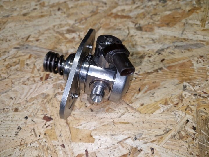 ТОПЛИВНЫЙ НАСОС BMW X1 F48 F46 MINI F56 F44 2.0TB 0261520521, фото 1