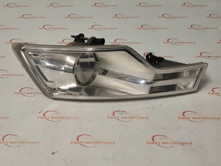 CITROEN C5 II X7 09 г. противотуманная фара левая передняя АНГЛИЯ 271561-00, фото 1