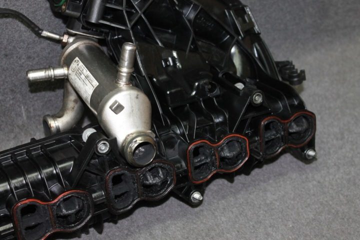 BMW E90 F07 F10 F01 3.0D N57D30A - ВПУСКНОЙ КОЛЛЕКТОР КРЫШКИ - 8507233, фото 7