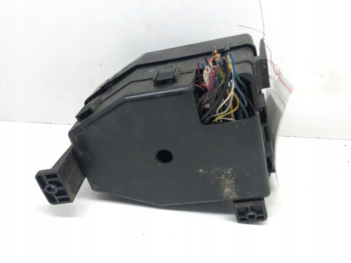 БЛОК ПРЕДОХРАНИТЕЛЕЙ DAEWOO MUSSO 8230405640, фото 3