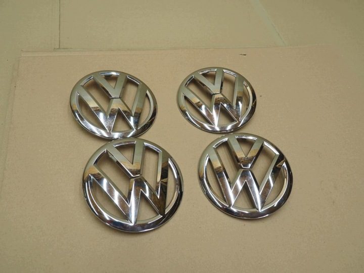 ЭМБЛЕМА ЗНАЧОК ПЕРЕДНИЙ 1S6853601B VW UP, фото 2