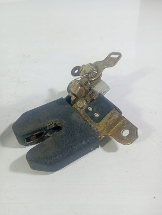 VW PASSAT B5 РЕСТАЙЛИНГ 00-05 ЗАМОК КРЫШКИ БАГАЖНИКА ЗАДНИЙ OE 3B5827505, фото 3