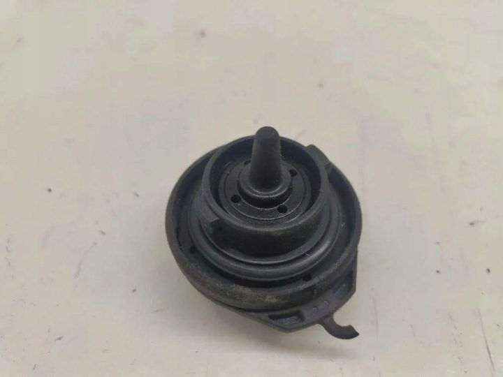 Крышка горловины бензобака AUDI A5 КАБРИОЛЕТ (8F7) 3C0201553F 2.7L дизель 140 кВт 2008, фото 2