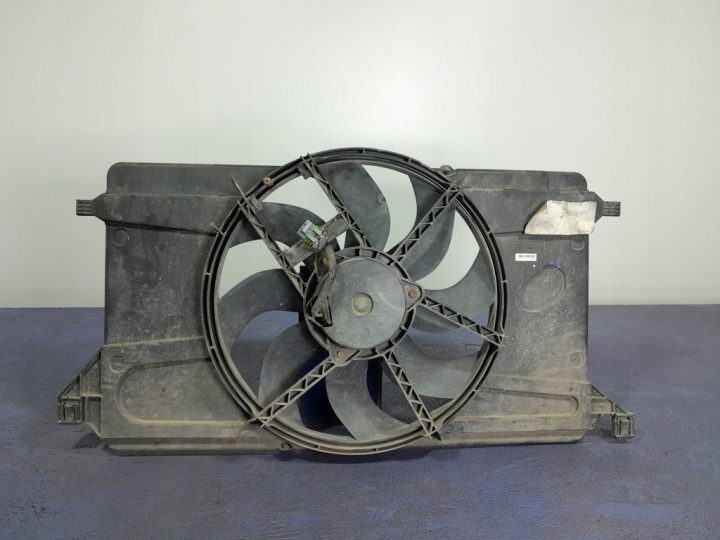Ford Focus MK2 1.6B 101 л.с. вентилятор радиатора 3M51-8C607-EC, фото 1