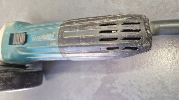Угловая шлифмашина электрическая Makita 720 Вт GA4530R 115 мм 230V, фото 6