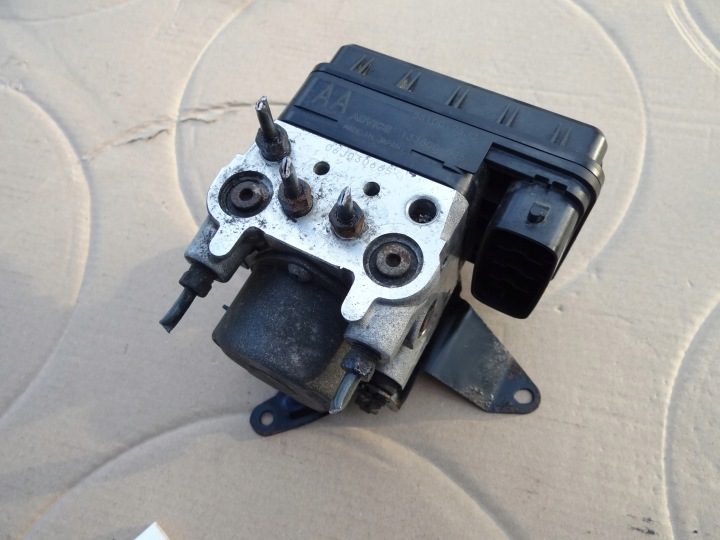 Suzuki OE 56100-76J0 насос ABS, фото 1