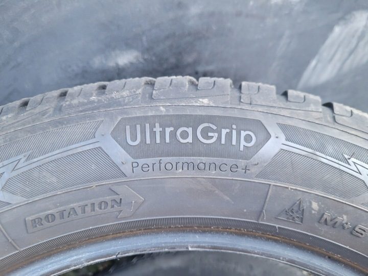 Шина зимняя Goodyear Ultra Grip Performance + 225/55R17 97 H сцепление на снегу (3PMSF), фото 3