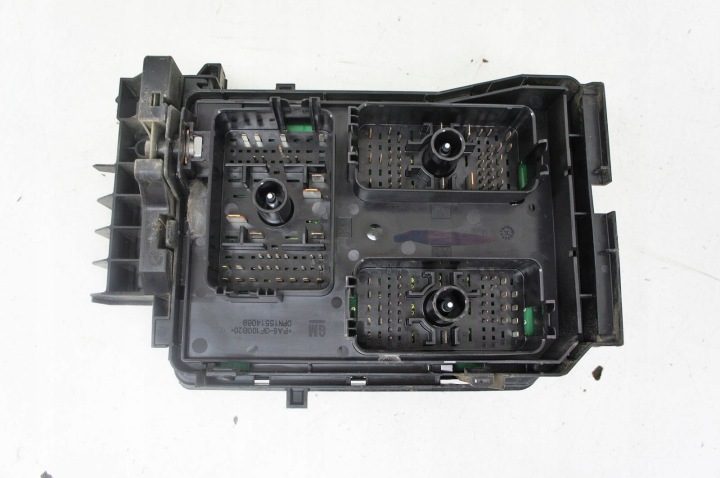 RV132 Opel Astra K V 1.6d Блок Предохранителей 39040853, фото 3