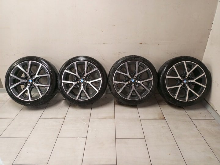 BMW 1 F40 2 F44 M-пакет колеса диски литые диски шины лето 225/40R18 отличное состояние, фото 1