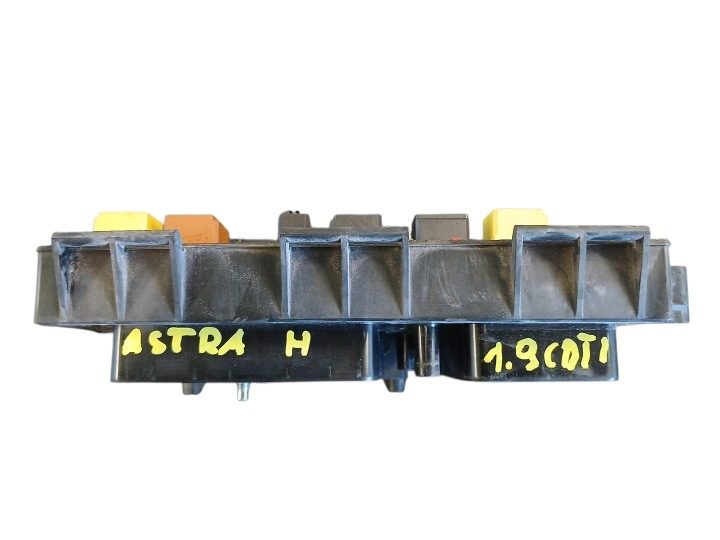 БЛОК ПРЕДОХРАНИТЕЛЕЙ OPEL ASTRA III H 1.9 CDTI 13206748, фото 2