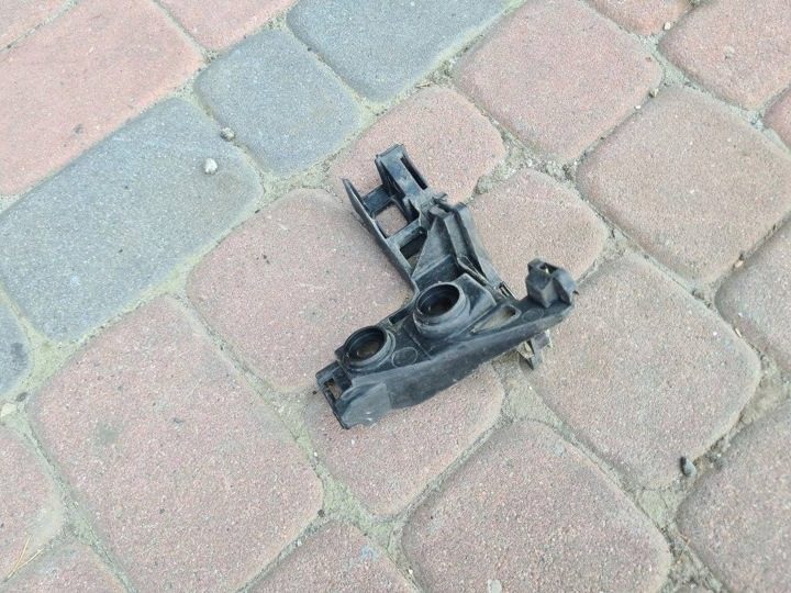 Направляющая крепление бампера правое заднее Volkswagen Golf VII 5G6807394A, фото 1